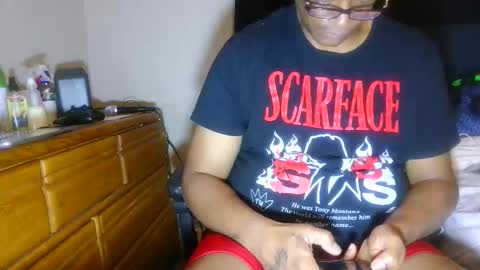 Snapshot of gawdzkumn chatting on 12-16-25, 05:18 GaWdZKuMn online show from 12-16-25, 05:18