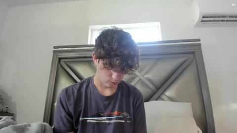 Snapshot of gayndepressed chatting on 09-20-25, 08:21 Trace online show from 09-20-25, 08:21