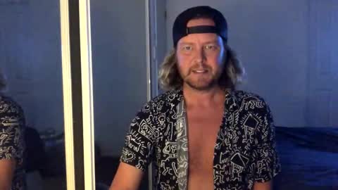 gcsurfer81 online show from 12-05-25, 09:29