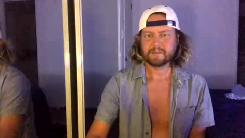 gcsurfer81 online show from 12-19-25, 09:27