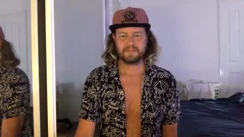 gcsurfer81 online show from 01-15-26, 08:19