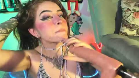 Snapshot of gear4kitty chatting on 06-13-26, 04:43 gear4kitty online show from 06-13-26, 04:43