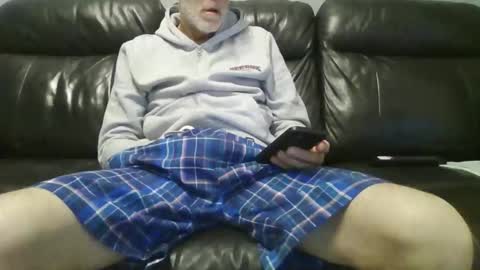 Snapshot of geeezer64 chatting on 10-30-25, 11:49 geeezer64 online show from 10-30-25, 11:49