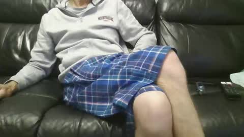 Snapshot of geeezer64 chatting on 11-04-25, 12:43 geeezer64 online show from 11-04-25, 12:43