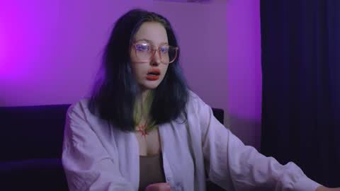 Snapshot of geistermadchen chatting on 10-31-25, 06:20 Vi online show from 10-31-25, 06:20