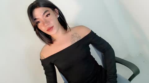 Snapshot of gelluxxx chatting on 07-18-26, 10:30 gelo online show from 07-18-26, 10:30