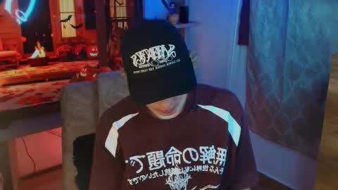 Snapshot of gemdominus chatting on 10-19-25, 01:17 Gem Dominus online show from 10-19-25, 01:17