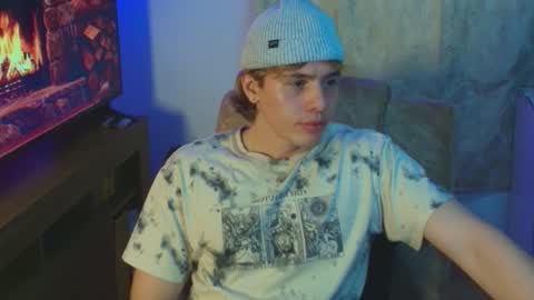 Snapshot of gemdominus chatting on 02-14-26, 12:18 Gem Dominus online show from 02-14-26, 12:18