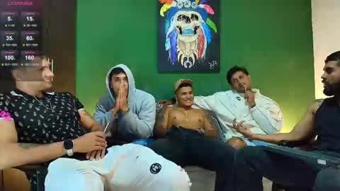 Snapshot of gendersonfit chatting on 11-14-25, 02:10 gendersonfit online show from 11-14-25, 02:10