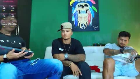 Snapshot of gendersonfit chatting on 12-17-25, 10:38 gendersonfit online show from 12-17-25, 10:38