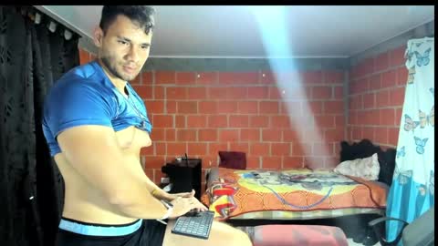 Snapshot of gendersonfit chatting on 05-29-26, 11:25 gendersonfit online show from 05-29-26, 11:25