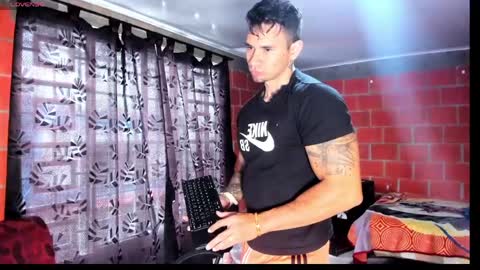 Snapshot of gendersonfit chatting on 05-31-26, 02:35 gendersonfit online show from 05-31-26, 02:35