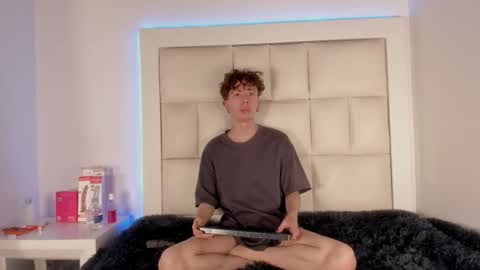 genesis_js online show from 12-15-25, 11:42