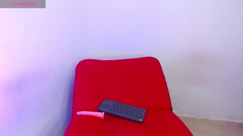 Snapshot of genesisgomez chatting on 11-07-25, 05:07 Genesis online show from 11-07-25, 05:07