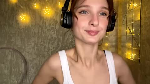 Riana online show from 04-16-26, 03:07