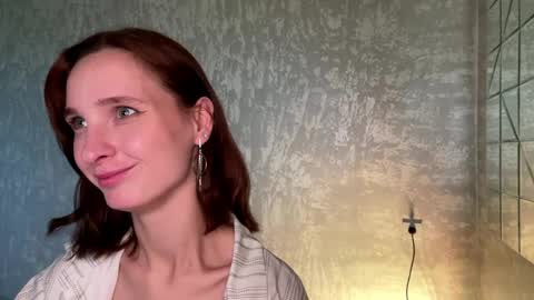 Riana online show from 05-17-26, 05:38