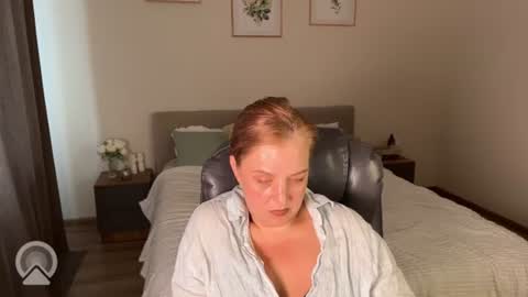 Snapshot of geniusjinx chatting on 08-09-26, 01:18 Jiny online show from 08-09-26, 01:18