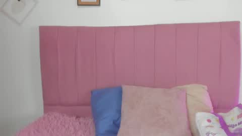 Snapshot of gennesis_love chatting on 09-14-25, 07:02 Sofia online show from 09-14-25, 07:02