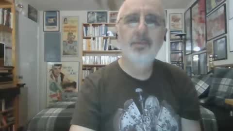 Snapshot of gentcallr chatting on 11-29-25, 12:52 Steve online show from 11-29-25, 12:52