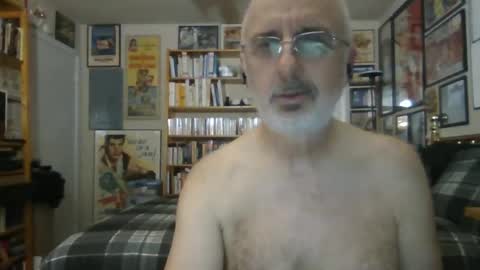 Snapshot of gentcallr chatting on 01-16-26, 09:41 Steve online show from 01-16-26, 09:41