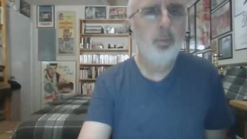 Snapshot of gentcallr chatting on 05-03-26, 11:27 Steve online show from 05-03-26, 11:27