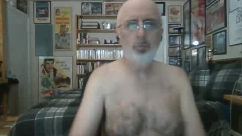 Snapshot of gentcallr chatting on 05-15-26, 08:27 Steve online show from 05-15-26, 08:27