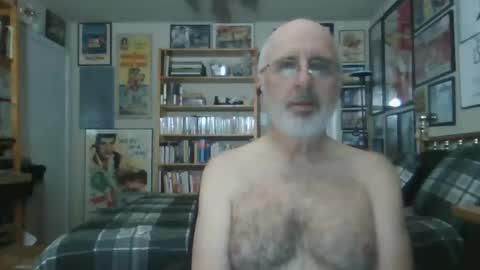 Snapshot of gentcallr chatting on 05-22-26, 08:47 Steve online show from 05-22-26, 08:47