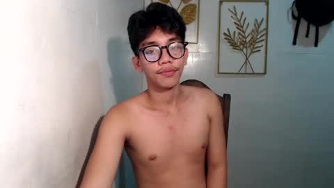 Snapshot of gentlemanlustx chatting on 09-17-25, 07:21 Rayl online show from 09-17-25, 07:21