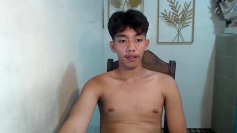 Snapshot of gentlemanlustx chatting on 10-20-25, 05:30 Rayl online show from 10-20-25, 05:30