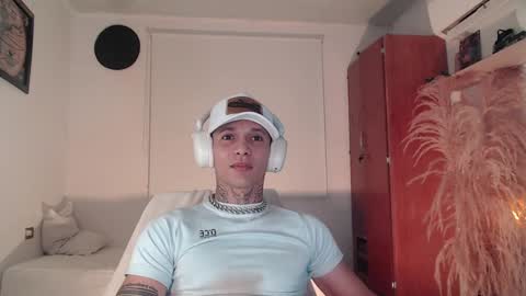 independent model online show from 12-07-24, 05:26