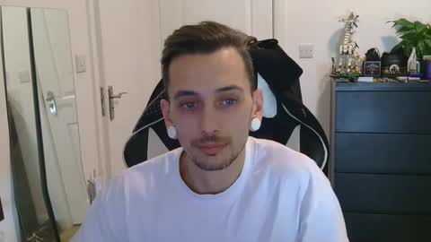 Snapshot of georgek0011 chatting on 11-07-25, 10:10 georgek0011 online show from 11-07-25, 10:10