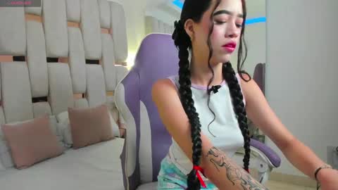 Georgina Kloss  online show from 04-17-26, 04:32