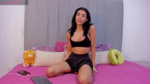 GEORGINA online show from 11-24-25, 03:50