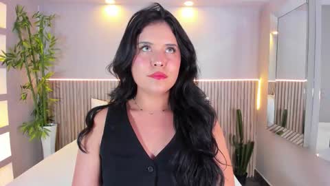 GeorginaReyes  online show from 09-18-25, 10:56
