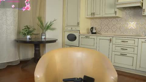 My name is Kelly online show from 11-26-25, 03:29