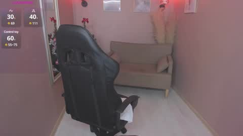 Snapshot of georginia_grimes chatting on 12-27-24, 01:50 Georginia online show from 12-27-24, 01:50