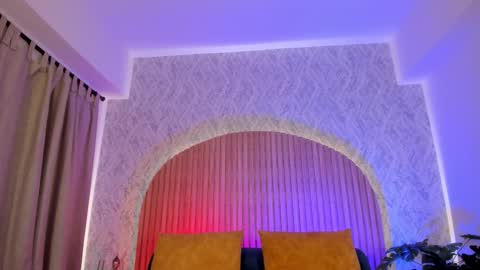 Kendal  online show from 03-18-26, 12:30