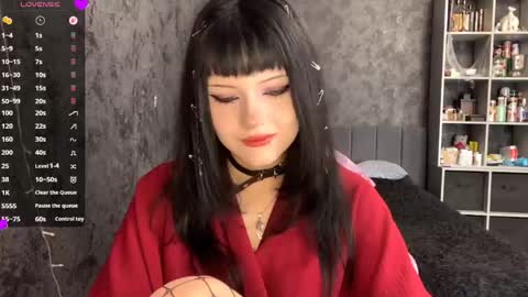 Snapshot of germainebourlier chatting on 06-02-26, 07:32 EmelyWoodes online show from 06-02-26, 07:32
