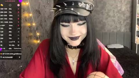Snapshot of germainebourlier chatting on 06-15-26, 07:21 EmelyWoodes online show from 06-15-26, 07:21