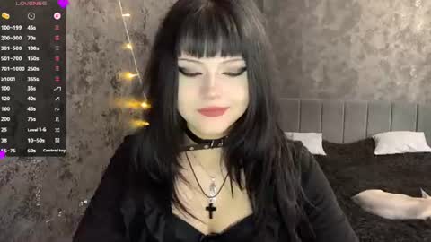 Snapshot of germainebourlier chatting on 06-22-26, 08:11 EmelyWoodes online show from 06-22-26, 08:11