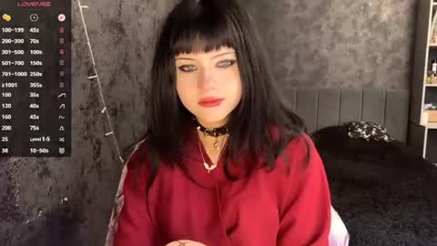 Snapshot of germainebourlier chatting on 07-27-26, 06:31 EmelyWoodes online show from 07-27-26, 06:31