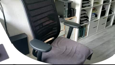 Snapshot of germinator33 chatting on 09-11-25, 11:43 germinator33 online show from 09-11-25, 11:43