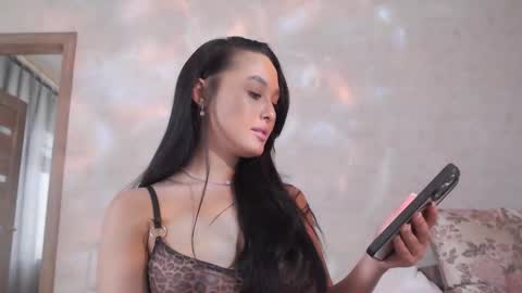 Snapshot of germiona_shine chatting on 01-23-25, 06:06 Germiona online show from 01-23-25, 06:06