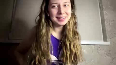 Snapshot of gertudewinfough chatting on 12-15-25, 02:54 Diana online show from 12-15-25, 02:54