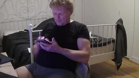 Snapshot of gethyn chatting on 01-27-25, 03:37 Gethyn online show from 01-27-25, 03:37