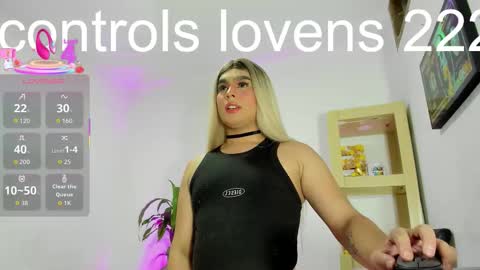 Snapshot of ghadats chatting on 09-14-25, 01:49 L A U R A online show from 09-14-25, 01:49