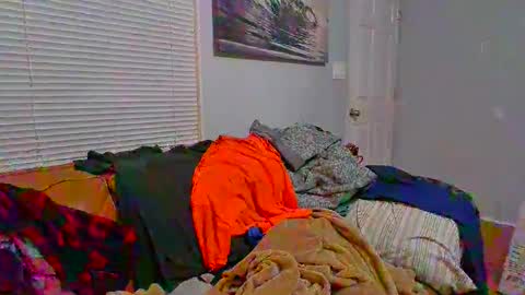 Snapshot of ghomps88 chatting on 12-19-25, 01:56 Gee online show from 12-19-25, 01:56