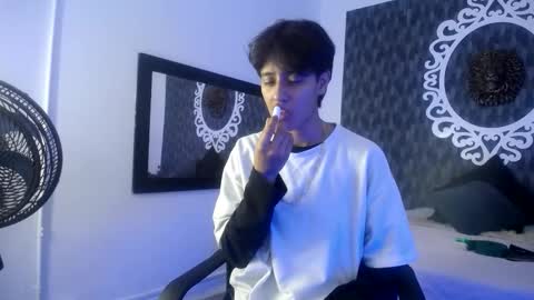 Snapshot of ghost__girl_ chatting on 11-02-25, 01:30 Your Girl online show from 11-02-25, 01:30