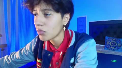 Snapshot of ghost__girl_ chatting on 11-11-25, 01:49 Your Girl online show from 11-11-25, 01:49