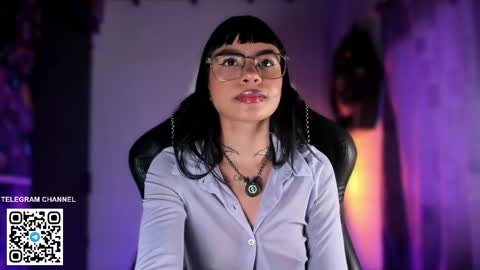 Snapshot of ghostlydolll chatting on 05-20-26, 10:27 Sara online show from 05-20-26, 10:27